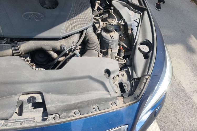 Used Infiniti Q50L 2016 2.0T Ambition Edition Engine Bay Left