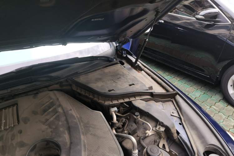Used Infiniti Q50L 2016 2.0T Ambition Edition Engine Bay Left