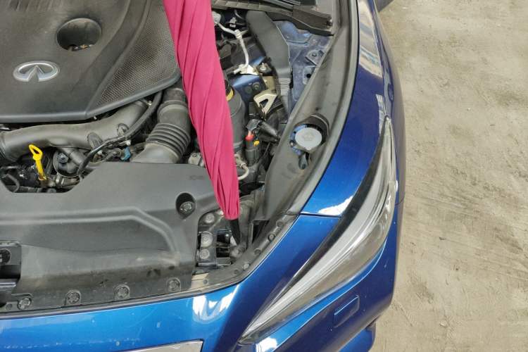Used Infiniti Q50L 2016 2.0T Ambition Edition Engine Bay Left