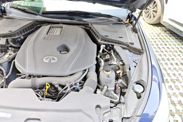 Used Infiniti Q50L 2016 2.0T Comfort Edition Engine Bay Left