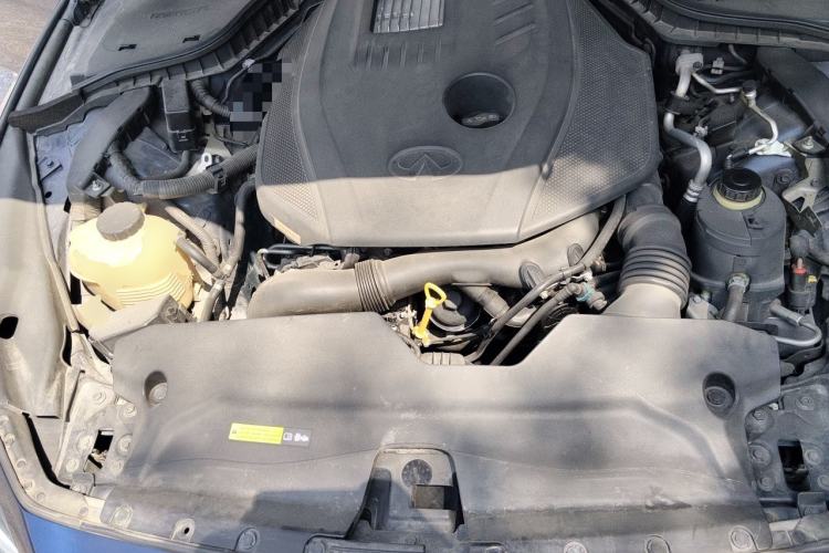 Used Infiniti Q50L 2016 2.0T Enjoyment Edition Engine Bay