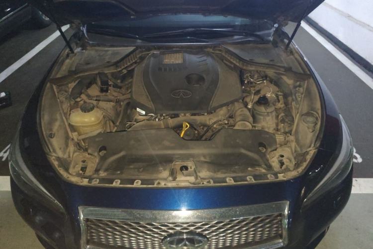 Used Infiniti Q50L 2016 2.0T Enjoyment Edition Engine Bay