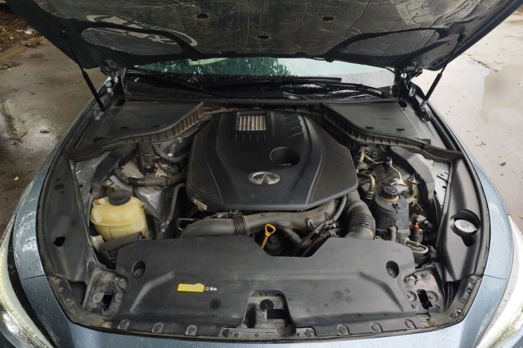 Used Infiniti Q50L 2016 2.0T Enjoyment Edition Engine Bay