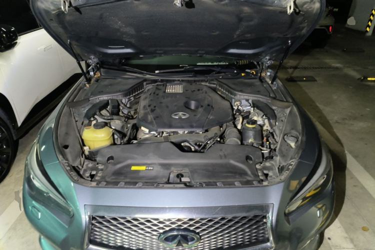 Used Infiniti Q50L 2016 2.0T Enjoyment Edition Engine Bay