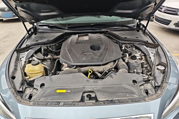 Used Infiniti Q50L 2016 2.0T Enjoyment Edition Engine Bay