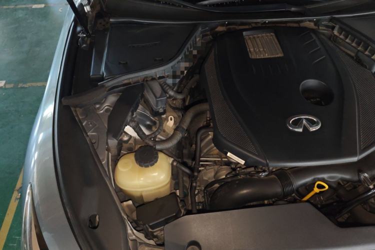 Used Infiniti Q50L 2016 2.0T Ambition Edition Engine Bay Right