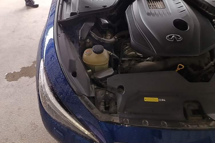 Used Infiniti Q50L 2016 2.0T Ambition Edition Engine Bay Right