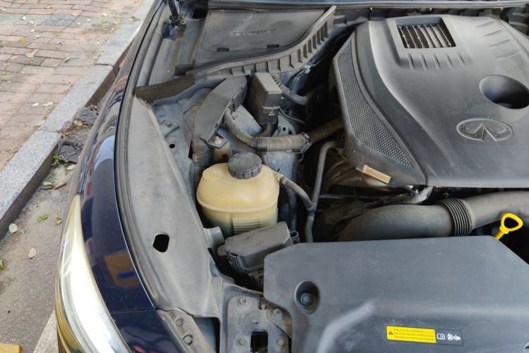 Used Infiniti Q50L 2016 2.0T Ambition Edition Engine Bay Right