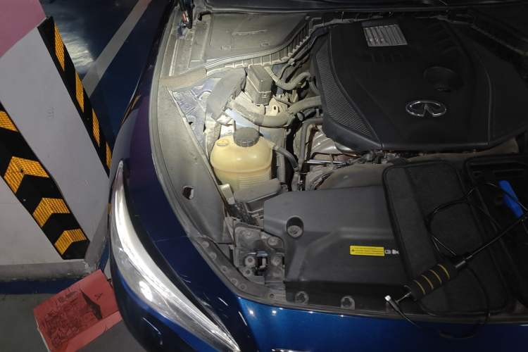 Used Infiniti Q50L 2016 2.0T Ambition Edition Engine Bay Right