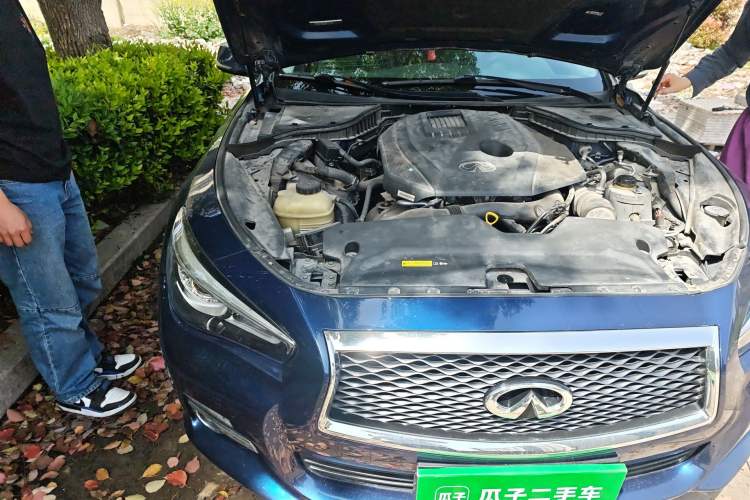 Used Infiniti Q50L 2016 2.0T Comfort Edition Engine Bay Right