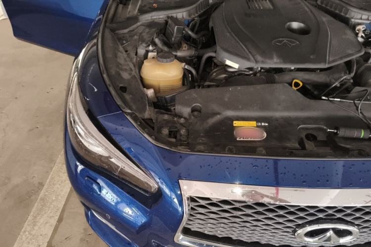 Used Infiniti Q50L 2016 2.0T Ambition Edition Engine Bay Right