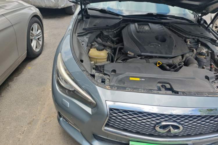Used Infiniti Q50L 2016 2.0T Enjoyment Edition Engine Bay Right