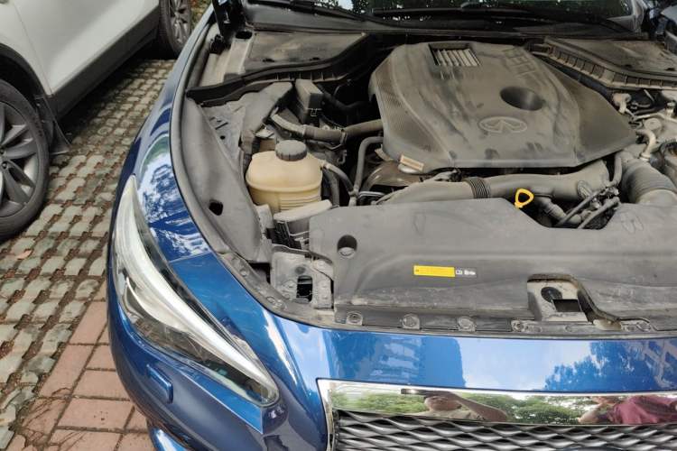 Used Infiniti Q50L 2016 2.0T Enjoyment Edition Engine Bay Right