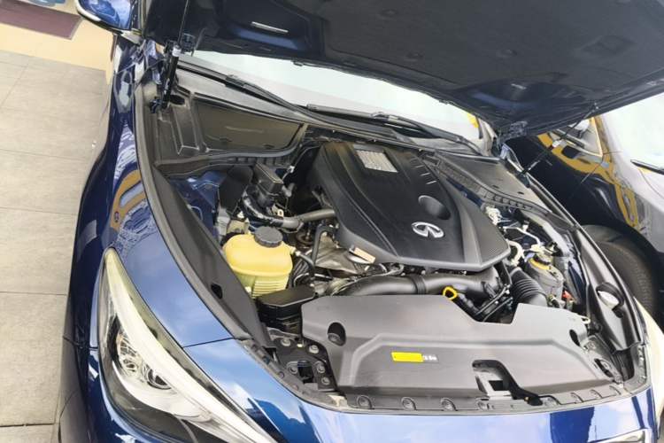 Used Infiniti Q50L 2016 2.0T Enjoyment Edition Engine Bay Right