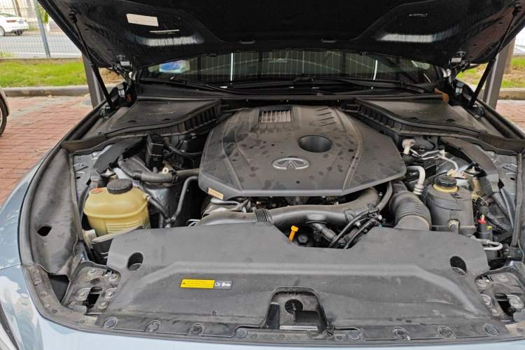Used Infiniti Q50L 2016 2.0T Enjoyment Edition Engine Bay Right