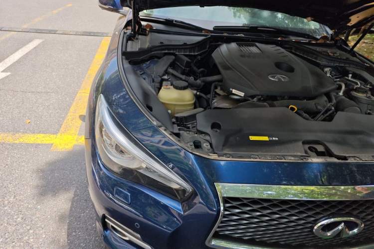 Used Infiniti Q50L 2016 2.0T Ambition Edition Engine Bay Right