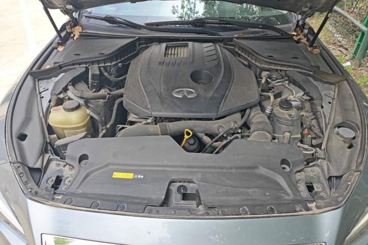 Used Infiniti Q50L 2016 2.0T Ambition Edition Engine Bay
