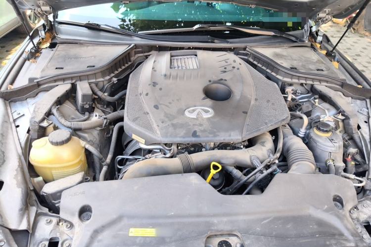 Used Infiniti Q50L 2016 2.0T Enjoyment Edition Engine Bay