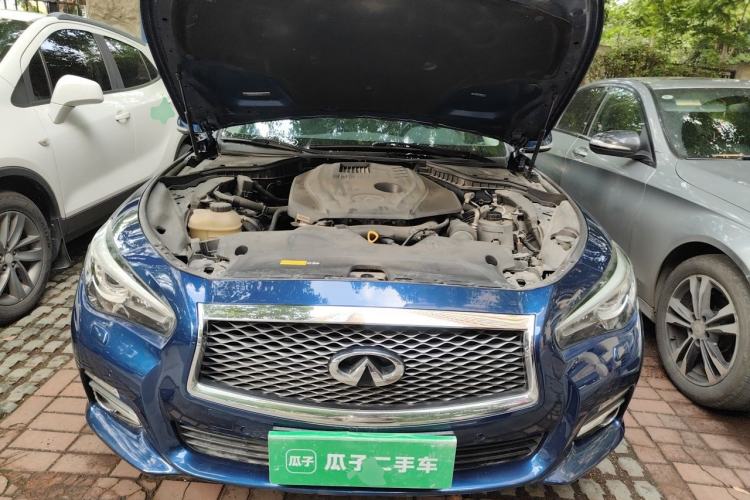 Used Infiniti Q50L 2016 2.0T Enjoyment Edition Engine Bay