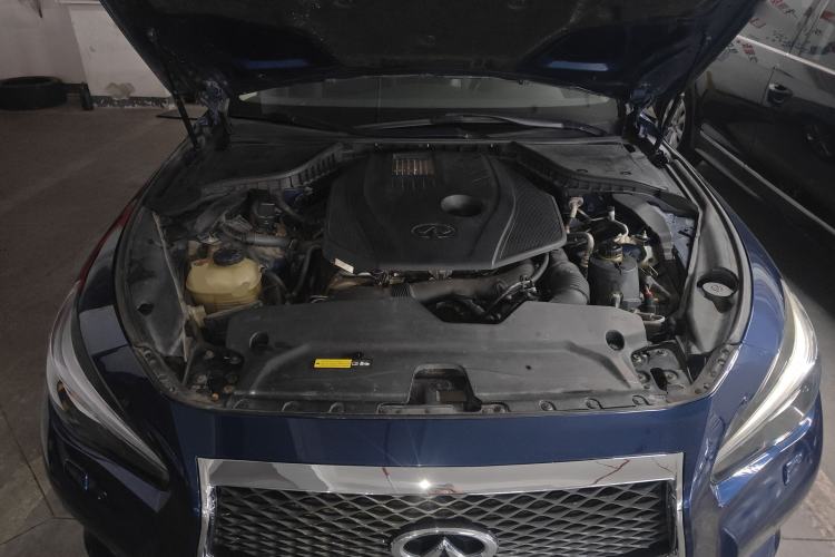 Used Infiniti Q50L 2016 2.0T Enjoyment Edition Engine Bay
