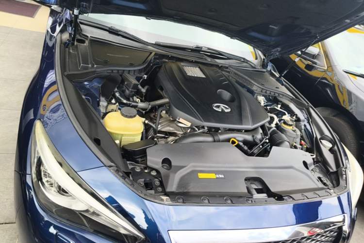 Used Infiniti Q50L 2016 2.0T Enjoyment Edition Engine Bay