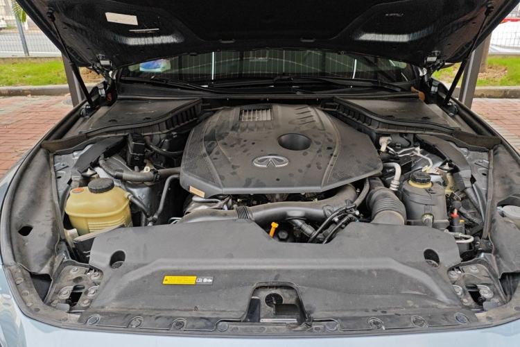 Used Infiniti Q50L 2016 2.0T Enjoyment Edition Engine Bay