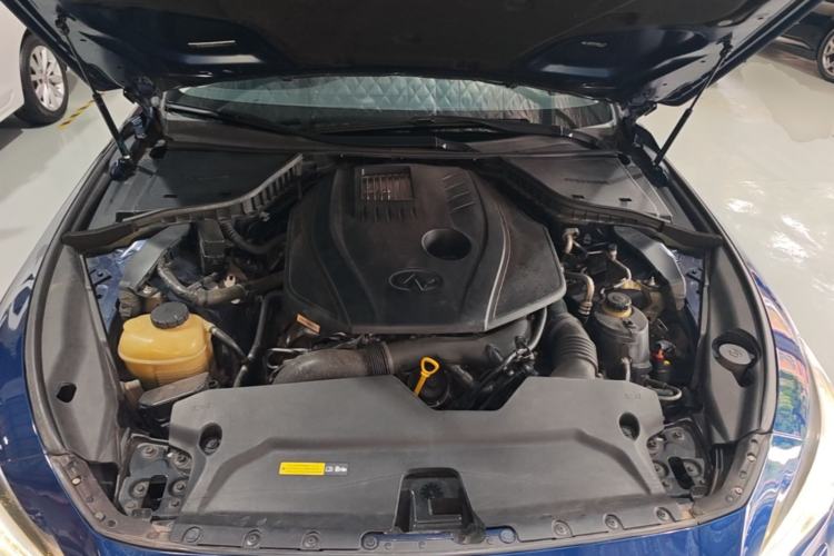 Used Infiniti Q50L 2016 2.0T Enjoyment Edition Engine Bay