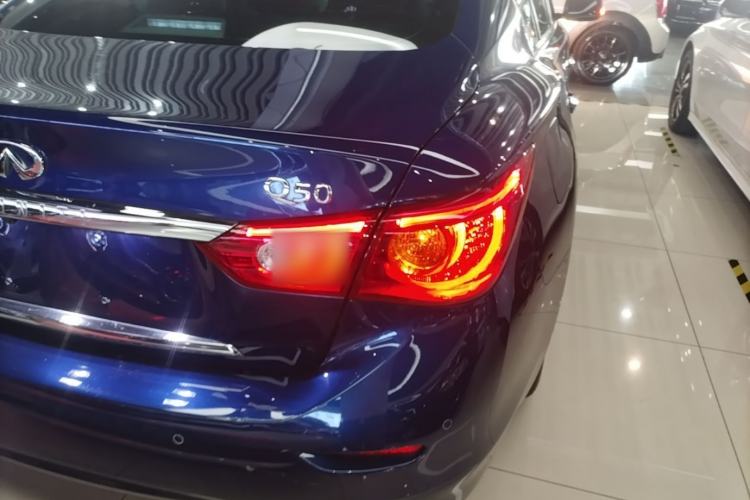 Used Infiniti Q50L 2016 2.0T Comfort Edition Exterior 3
