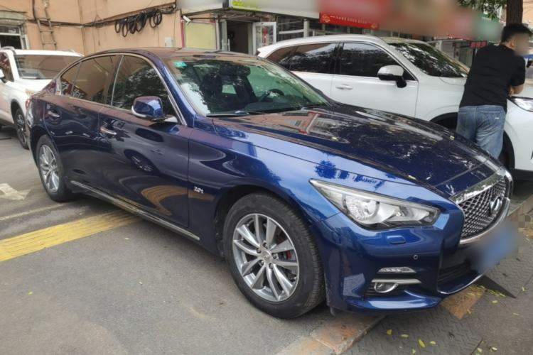 Used Infiniti Q50L 2016 2.0T Enjoyment Edition Front Right 45 Deg