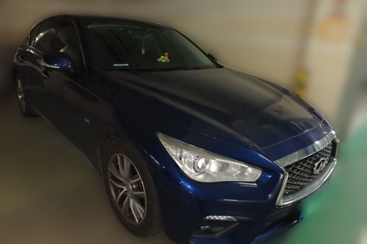 Used Infiniti Q50L 2016 2.0T Enjoyment Edition Front Right 45 Deg