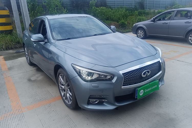 Used Infiniti Q50L 2016 2.0T Enjoyment Edition Front Right 45 Deg