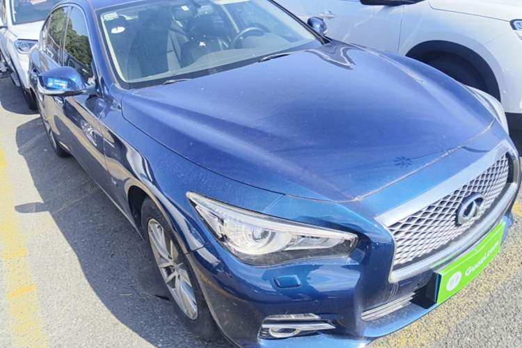 Used Infiniti Q50L 2016 2.0T Enjoyment Edition Front Right 45 Deg