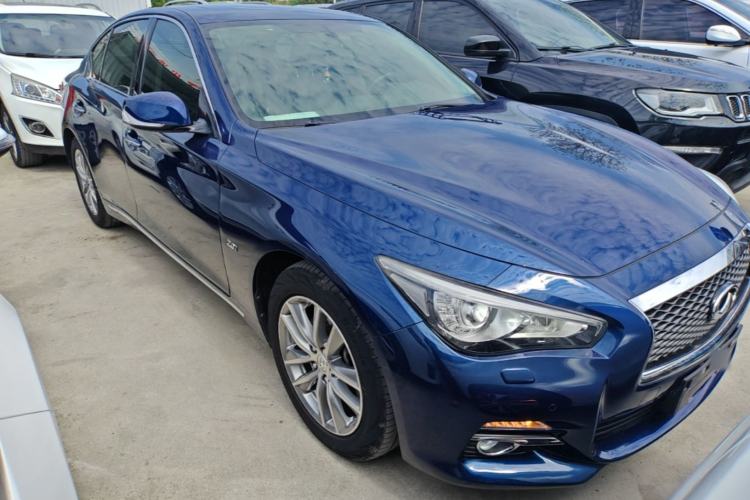 Used Infiniti Q50L 2016 2.0T Enjoyment Edition Front Right 45 Deg