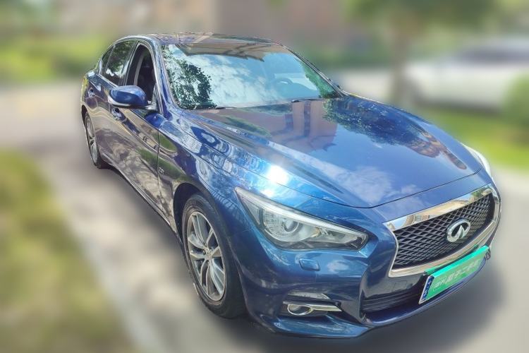 Used Infiniti Q50L 2016 2.0T Enjoyment Edition Front Right 45 Deg