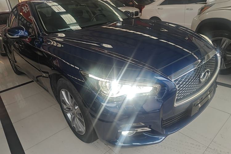 Used Infiniti Q50L 2016 2.0T Enjoyment Edition Front Right 45 Deg