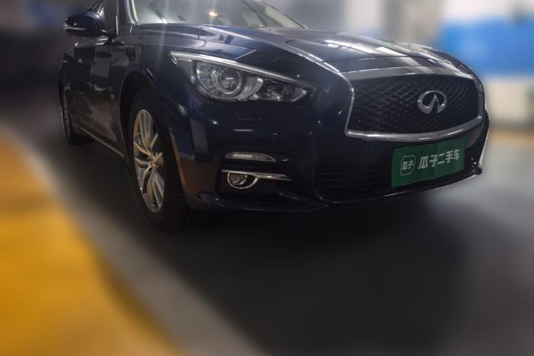 Used Infiniti Q50L 2016 2.0T Enjoyment Edition Front Right 45 Deg