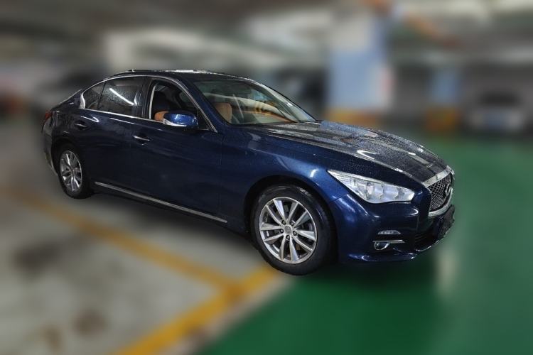 Used Infiniti Q50L 2016 2.0T Comfort Edition Front Right 45 Deg
