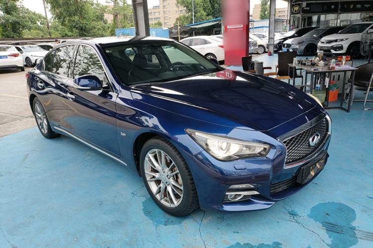 Used Infiniti Q50L 2016 2.0T Ambition Edition Front Right 45 Deg