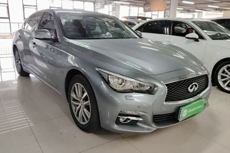Used Infiniti Q50L 2016 2.0T Enjoyment Edition Front Right 45 Deg