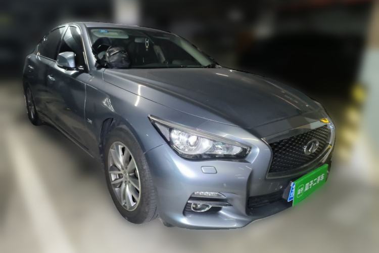 Used Infiniti Q50L 2016 2.0T Enjoyment Edition Front Right 45 Deg
