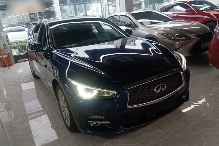 Used Infiniti Q50L 2016 2.0T Enjoyment Edition Front Right 45 Deg