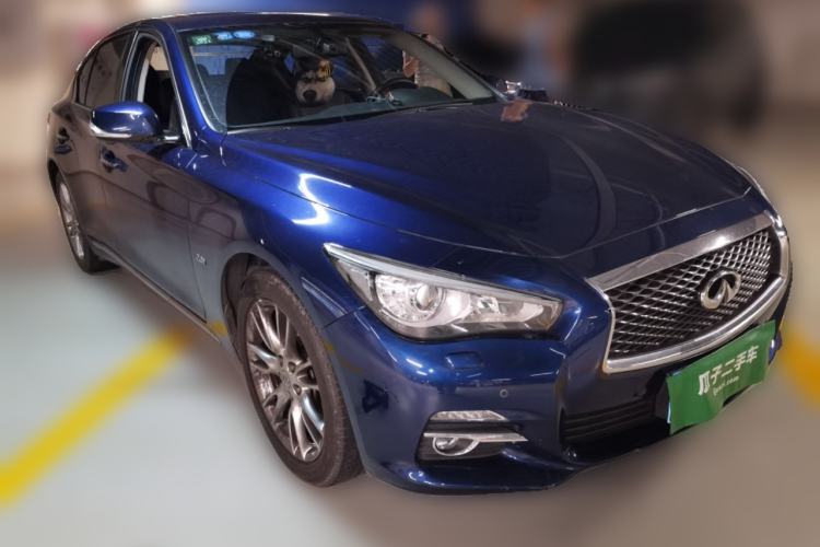 Used Infiniti Q50L 2016 2.0T Ambition Edition Front Right 45 Deg