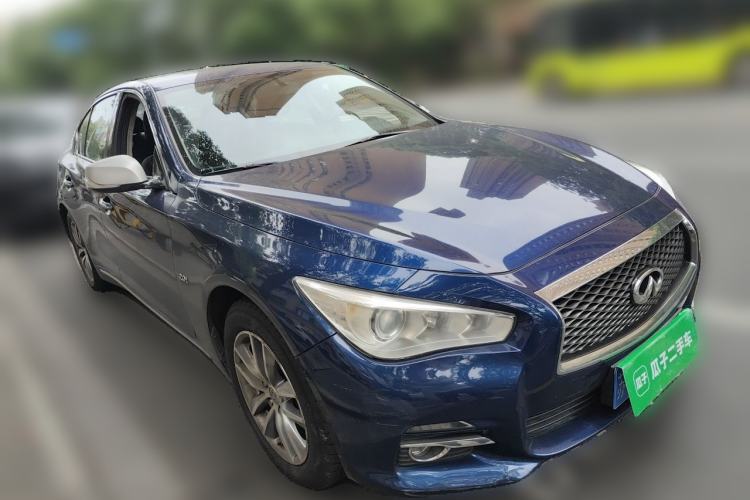 Used Infiniti Q50L 2016 2.0T Comfort Edition Front Right 45 Deg