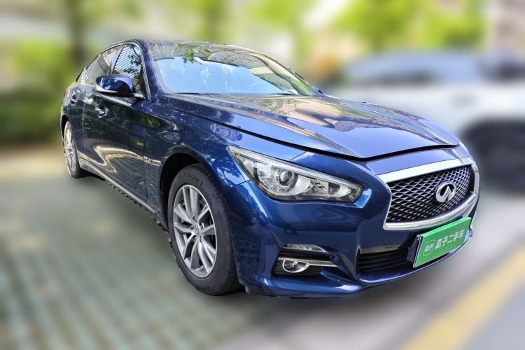 Used Infiniti Q50L 2016 2.0T Comfort Edition Front Right 45 Deg