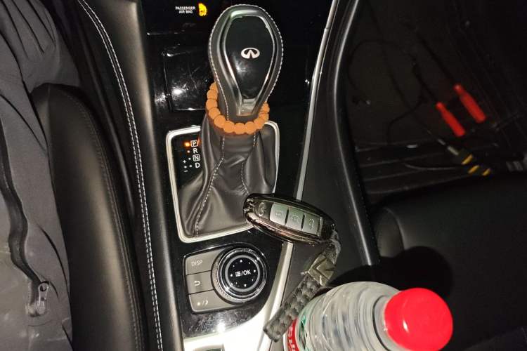 Used Infiniti Q50L 2016 2.0T Enjoyment Edition Gear Lever
