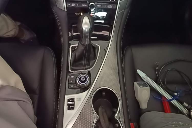 Used Infiniti Q50L 2016 2.0T Ambition Edition Gear Lever