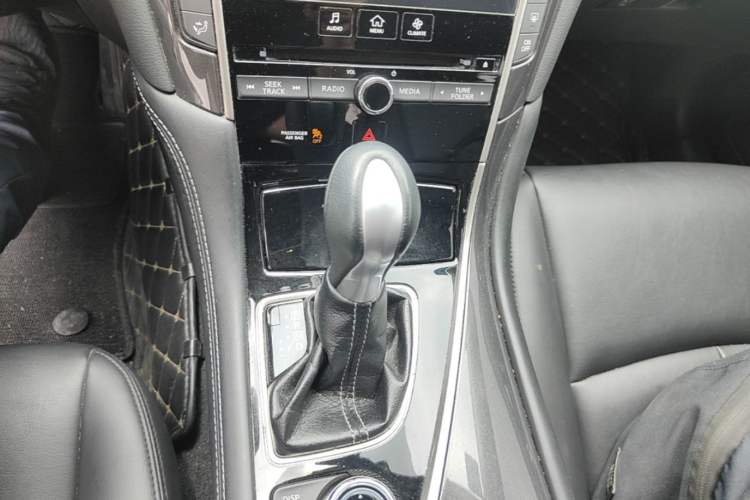 Used Infiniti Q50L 2016 2.0T Comfort Edition Gear Lever