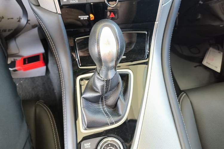 Used Infiniti Q50L 2016 2.0T Enjoyment Edition Gear Lever