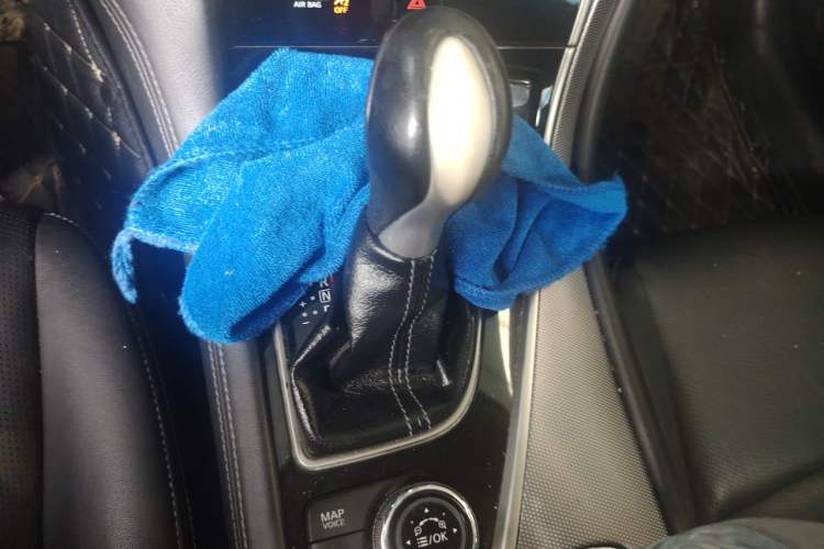 Used Infiniti Q50L 2016 2.0T Ambition Edition Gear Lever