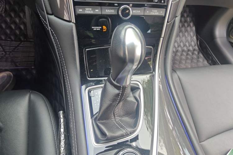 Used Infiniti Q50L 2016 2.0T Comfort Edition Gear Lever